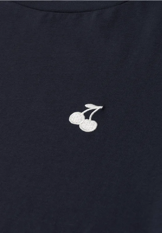 Dunkelblaues T-Shirt mit kleinem, weißem Kirsch-Logo auf der Brust.