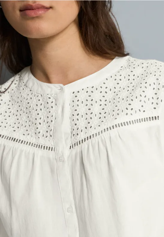 Kurzarmbluse mit Stickerei off white