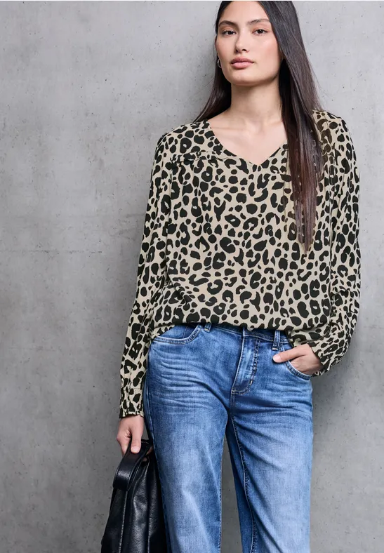 V-Neck Bluse mit Rüschen morn beige