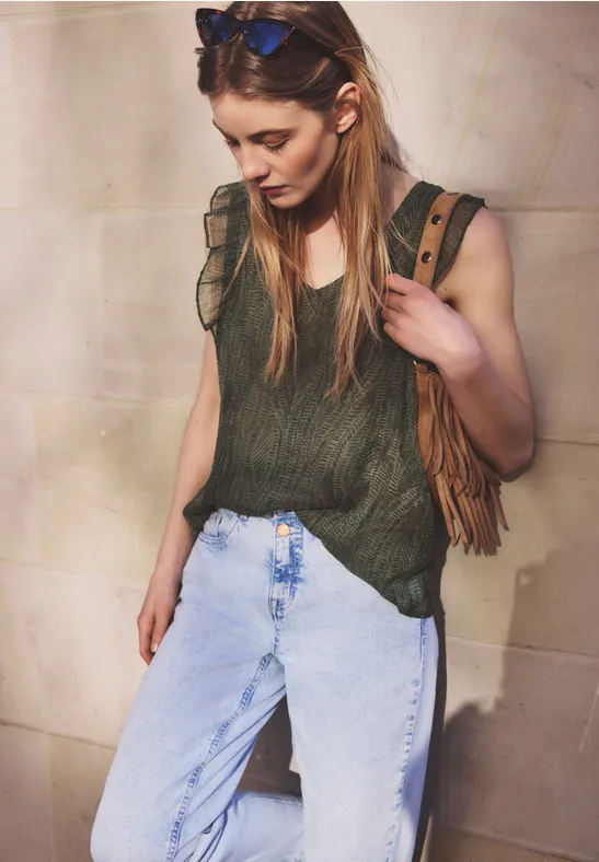 V-Neck Top aus Chiffon mit Volants oil green