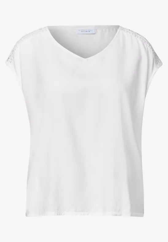 T-shirt blanc à manches courtes et col en V
