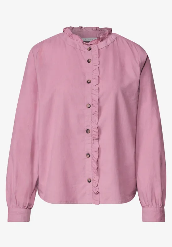Rosa Damenbluse mit Rüschenkragen, Knopfleiste und langen Ärmeln.