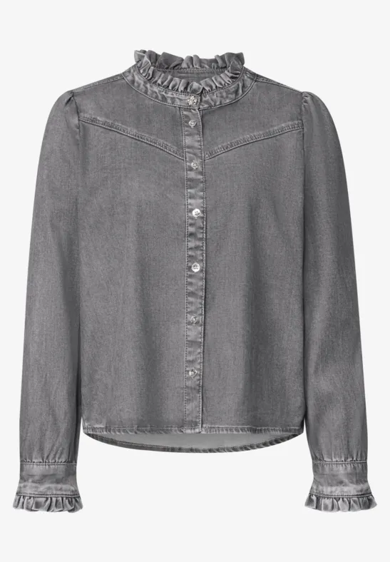 Graue Jeansbluse mit Rüschenkragen und -manschetten, durchgehender Knopfleiste und langen Ärmeln