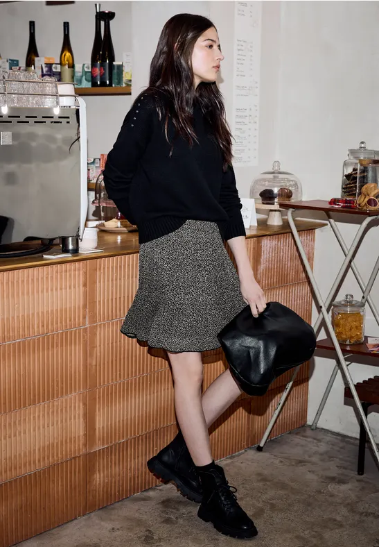 Gedessineerde rok buffed beige