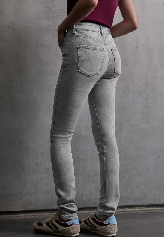Street One Jeans York: Donna, Vestibilità Regolare, Vita Media, 1 Bottone, Colore Light Grey Random Wash. Taglie Disponibili 29W / 28L, Denim Morbido.
