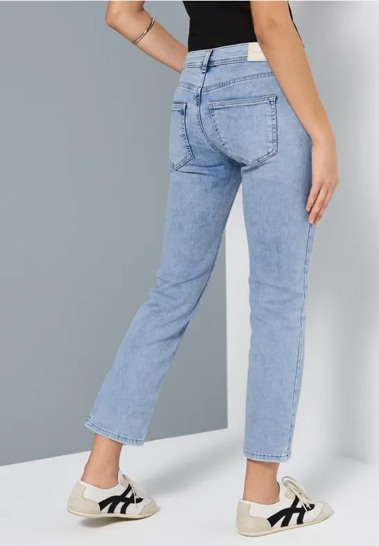 Straight Leg Jeans Ultra Bleach Wash