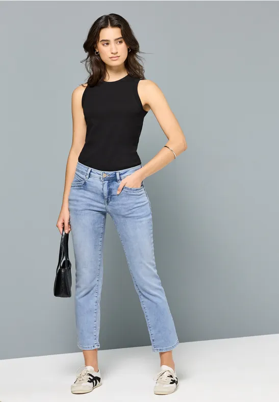 Straight Leg Jeans Ultra Bleach Wash