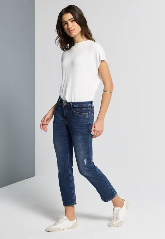 Straight Leg Jeans Dark Blue Wash