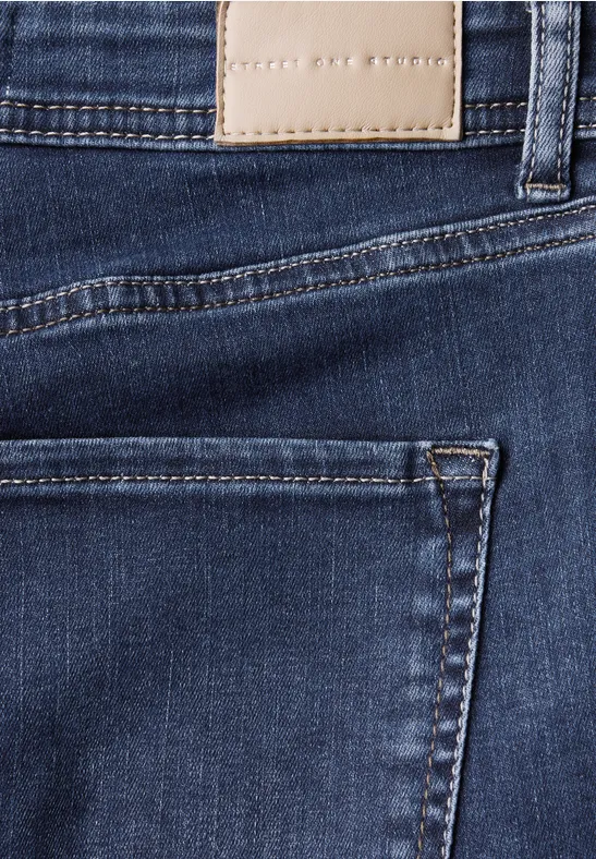 Straight Leg Jeans Dark Blue Wash