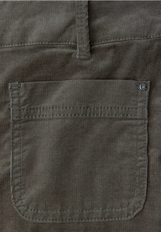 Cordhose mit Patch Pockets hollow green