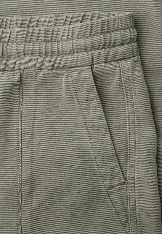 Mid Waist straight legs broek in Loose Fit sea spray green