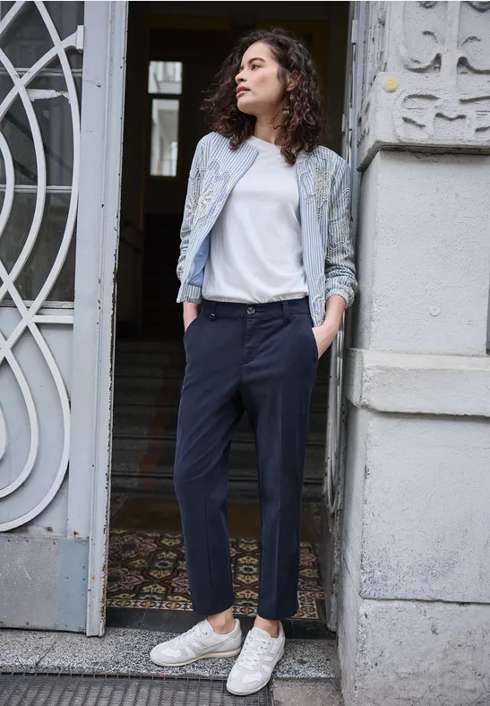 Mid Waist Slim Leg Chino im Casual Fit midnight muse