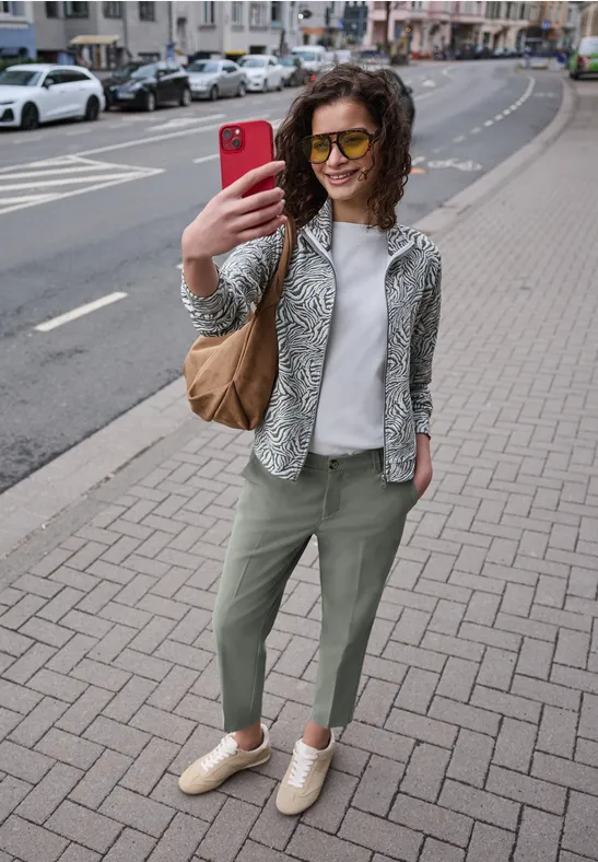 Mid Waist Slim Leg Chino im Casual Fit sea spray green