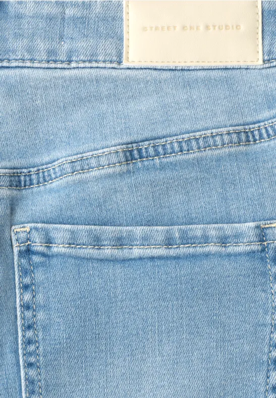 High Waist Barrel Leg Jeans in Loose Fit mid blue wash