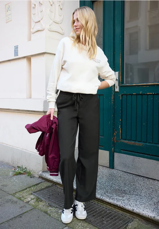 Straight Leg Hose Black