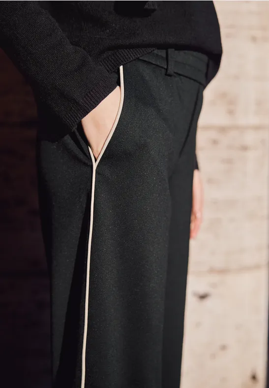 Straight Leg Hose Black