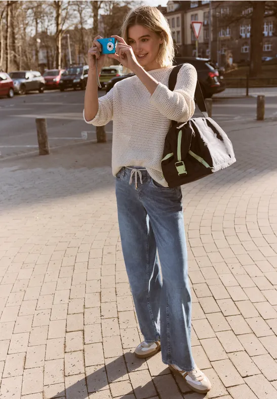 Mid Waist Wide Legs jeans in Loose Fit light blue wash