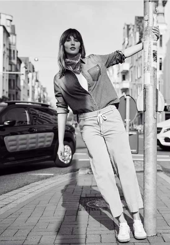 Pantalon Straight Legs en qualité Papertouch silent sand