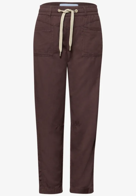 Broek met taps toelopende pijpen mahogany brown
