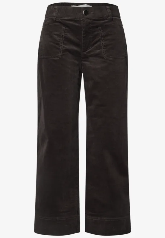 Dunkelbraune Cordhose mit hohem Bund und weitem Bein.