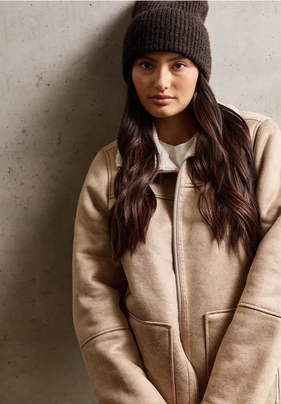 Bonnet en tricot cosy dark auburn brown