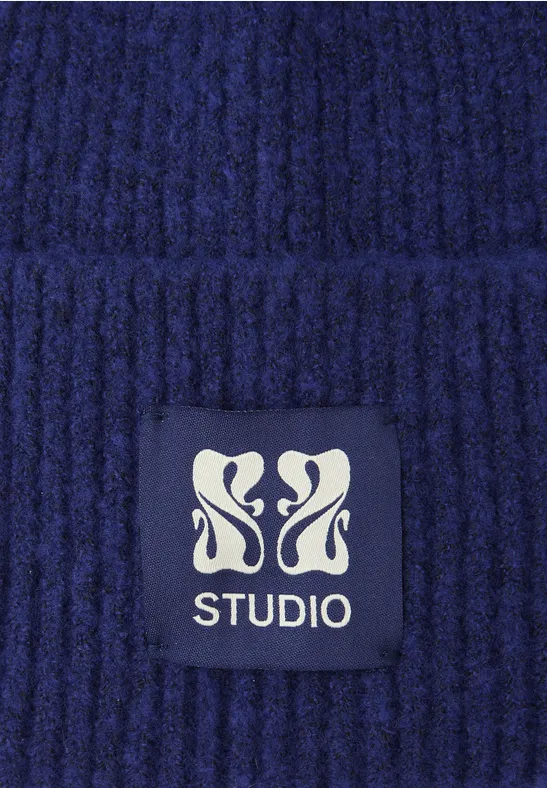 Beanie mit Badge zenith blue