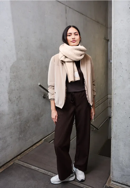 Schal mit Badge soft beige