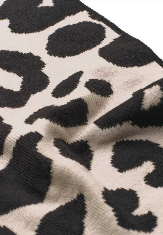 Écharpe jacquard à motif léopard biscuit sand mel.
