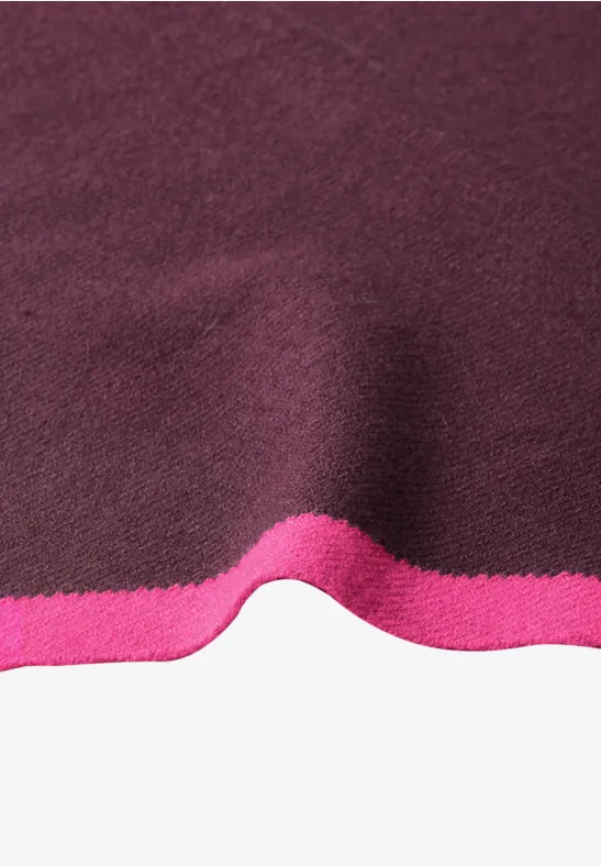 Dreieckstuch mit Kontraststreifen russet red