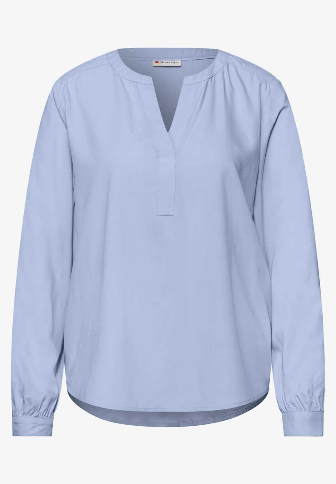 Hellblaue, langärmlige Bluse mit V-Ausschnitt und abgerundetem Saum.