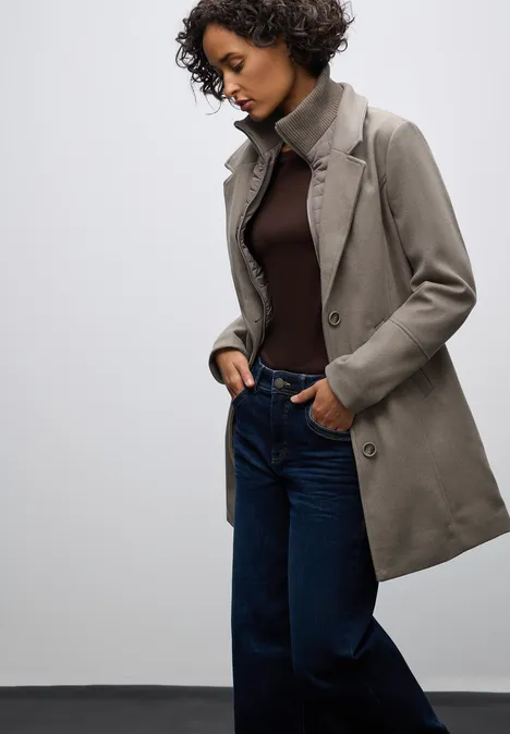 Manteau à revers avec incrustation Sandy Mocca Mel.