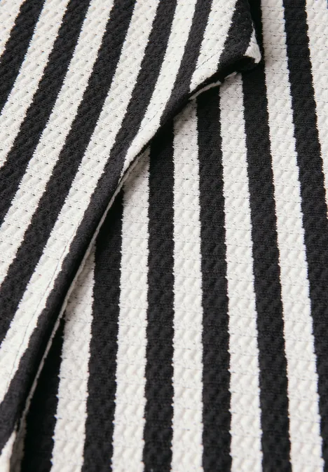 Kleid in Strick-Optik Black