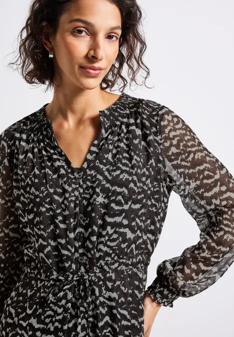 Chiffon jurk met smok details deep roast brown