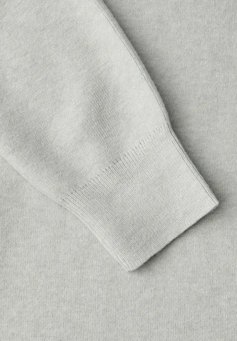 Dzianinowa sukienka z golfem pelican grey mel.