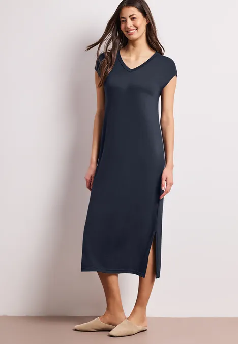 Midi-Kleid mit V-Neck im Strick-Look shadowed navy Midi-Kleid mit V-Neck im Strick-Look shadowed navy