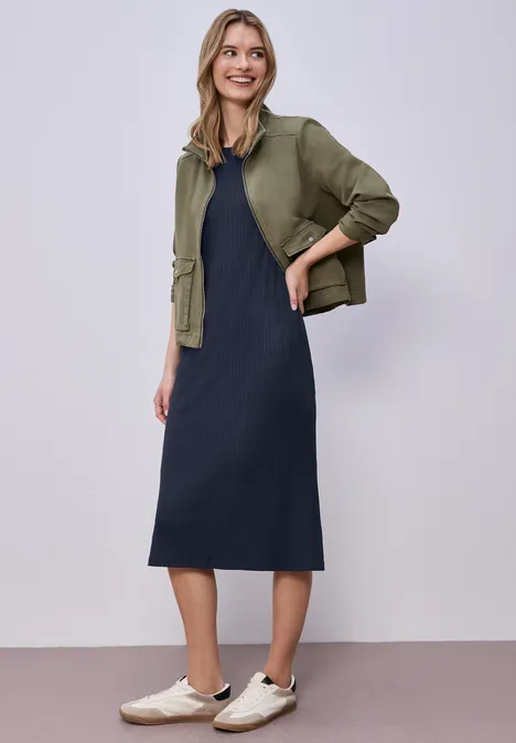 Sukienka midi z dżerseju o strukturze w prążki shadowed navy