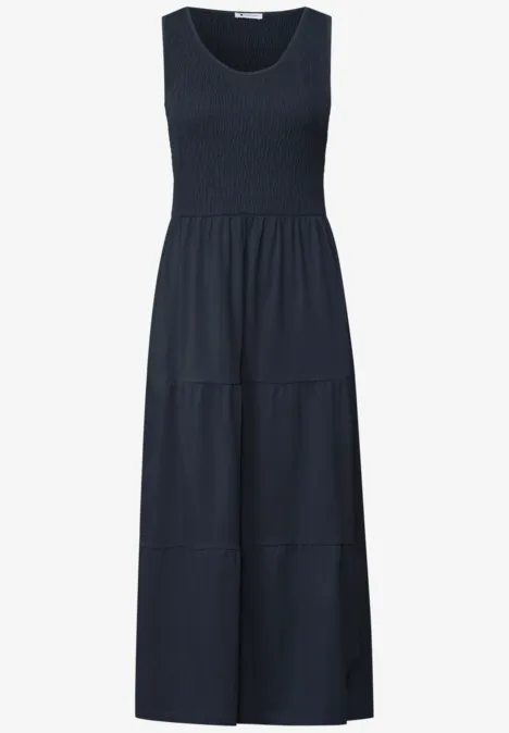 Midi-Kleid mit Smok-Oberteil deep blue Ärmelloses, dunkelblaues Maxikleid mit gestuften Bahnen