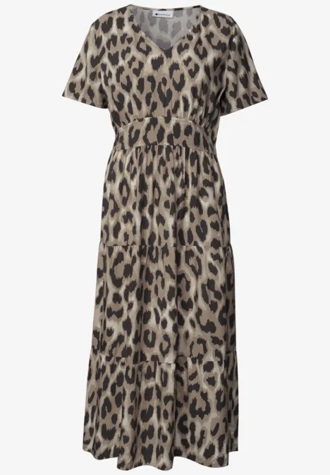 Midi-Kleid mit Print und Smok-Detail timeless beige Midikleid mit Leopardenmuster, V-Ausschnitt, kurzen Ärmeln, elastischer Taille und vorderem Schlitz.