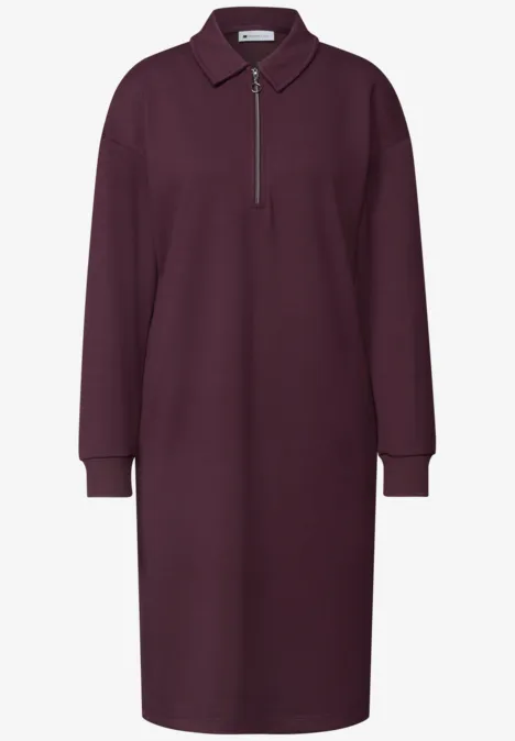 Robe en molleton arrivant aux genoux, avec fermeture éclair rustic rouge Robe polo bordeaux simple à manches longues avec fermeture éclair.