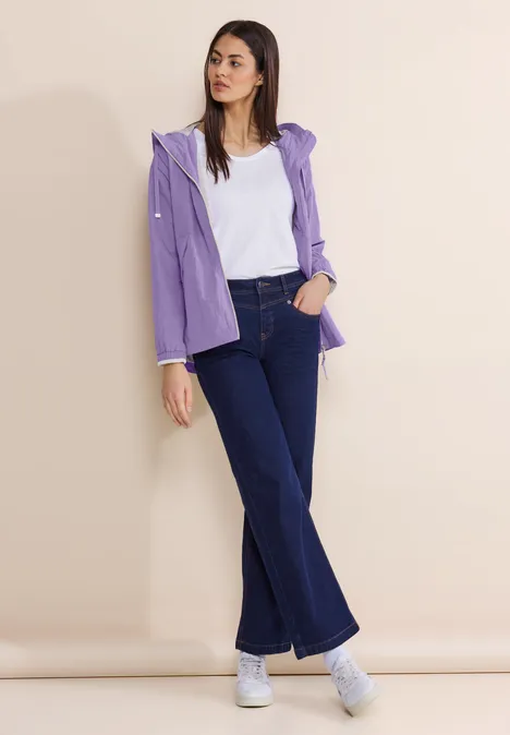Moderner Windbreaker shiny lilac