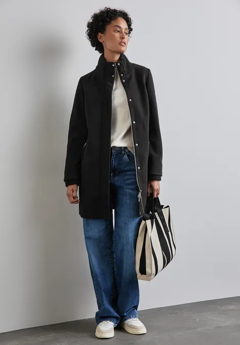 Manteau avec détails en tricot Black