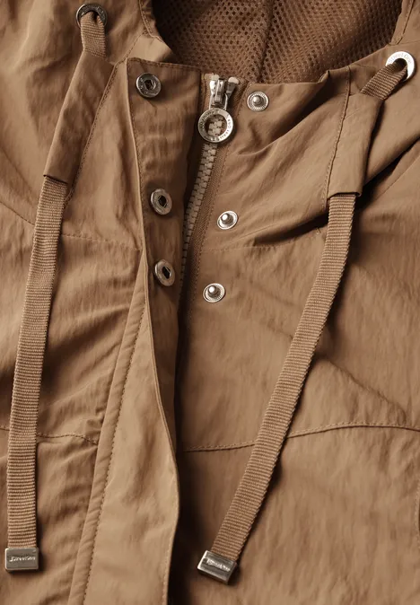 Moderner Windbreaker creamy brown