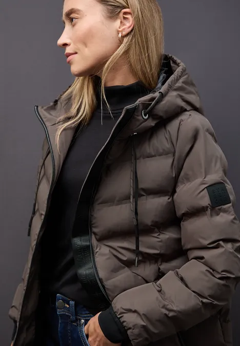 Jacke mit geklebten Nähten nomad brown
