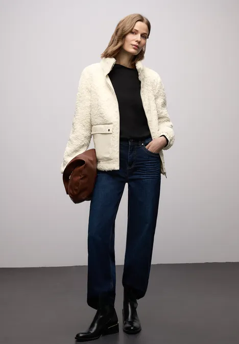 Jas met opgestikte zakken eggshell ecru