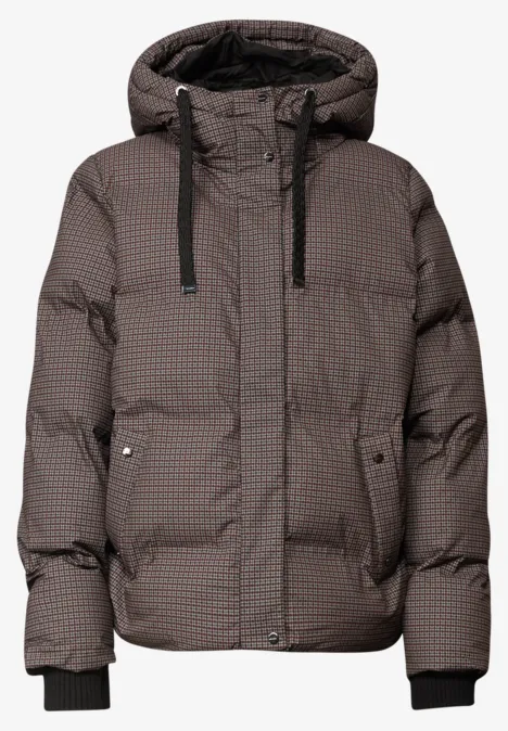 Braun-graue Steppjacke mit Kapuze und Karomuster, seitlichen Taschen und schwarzem Kordelzug.