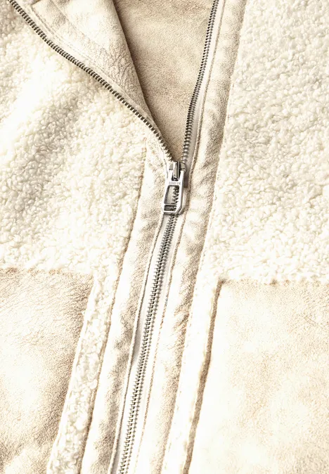 Teddy Jacke pearly white