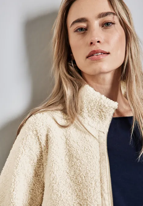 Teddy Jacke pearly white
