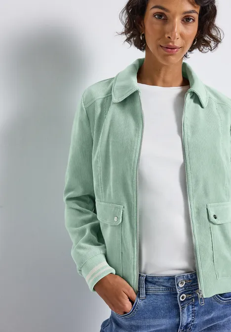 Kurze Cordjacke serene green