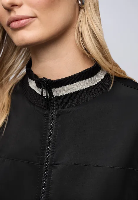 Blouson mit Collegedetails Black Blouson mit Collegedetails Black
