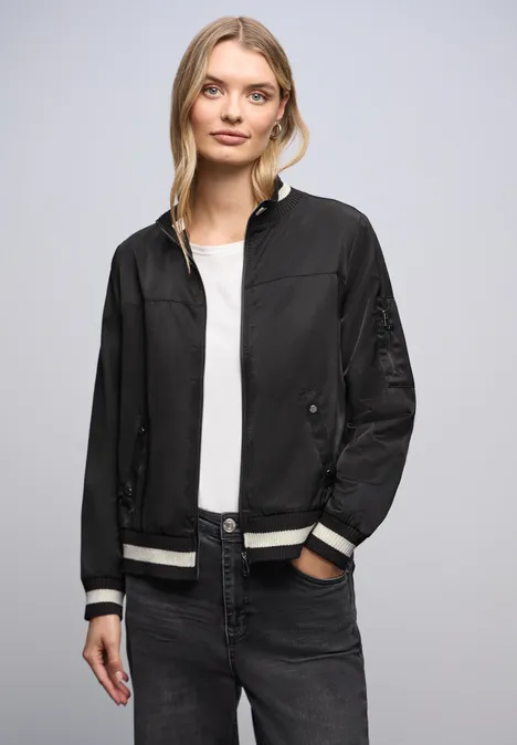 Blouson mit Collegedetails Black Blouson mit Collegedetails Black